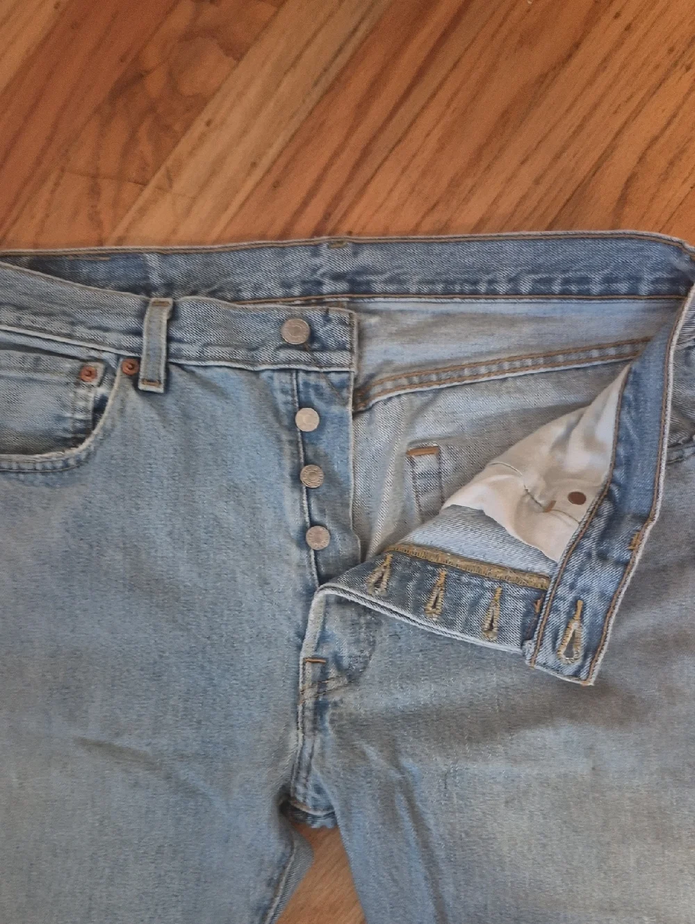 Levis 501 Faded Jeans Mens Sz 33x34 Button Fly Straight Leg Vintage